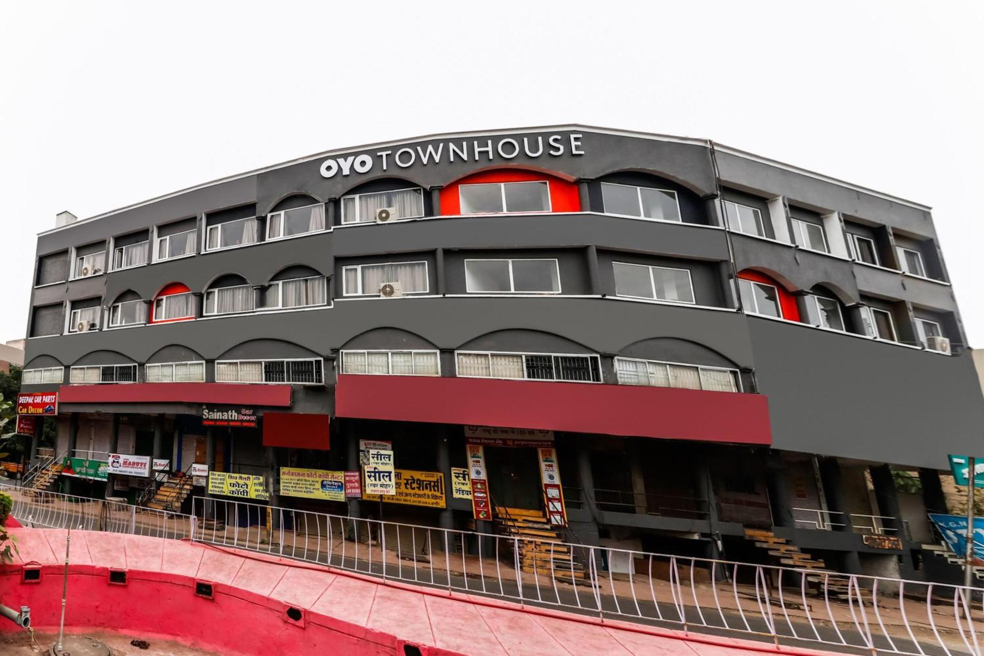 Super Townhouse Gandhi Hall 4* Indore